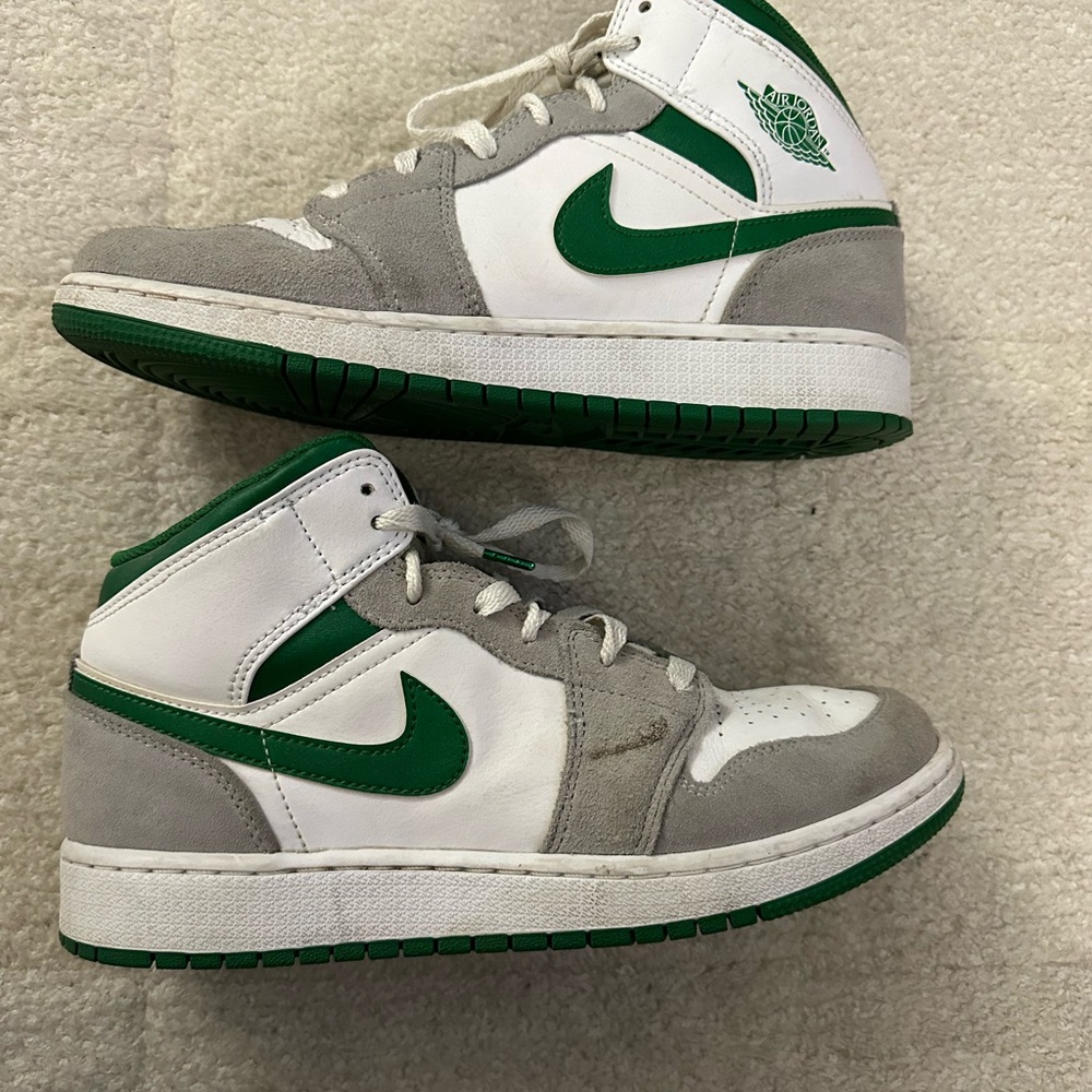 Nike Jordan 1 Mid grade school size 7 white, pine green and gray - Picture 7 of 8